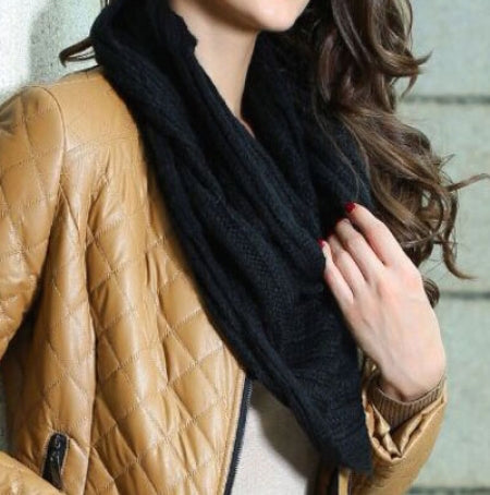 Black Warm Knitted Scarf