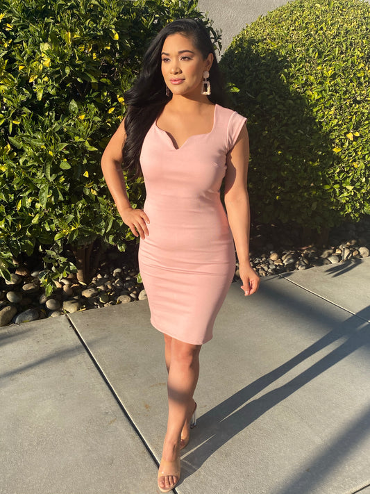 Vivian Sweetheart Neckline Midi Dress (pink)