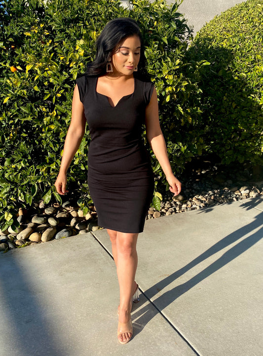 "Vivian" Sweetheart Neckline Midi Dress (black)