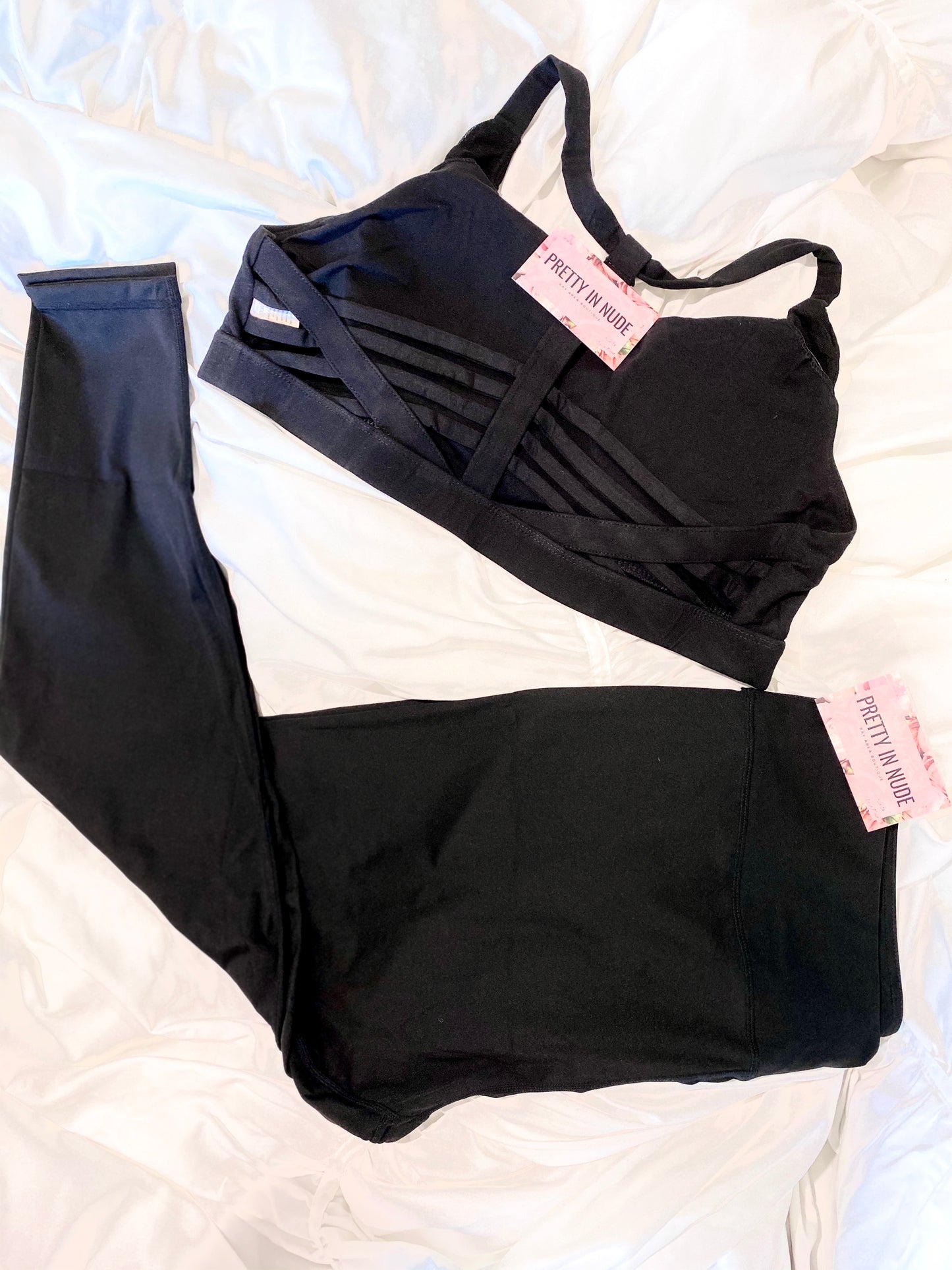 “Iconic Sexy & Curve Activewear Set” (black)